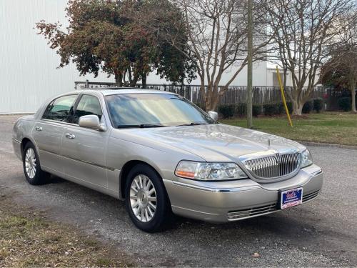 2004 Lincoln Town Car Ultimate NO FINANCING AVAILABLE